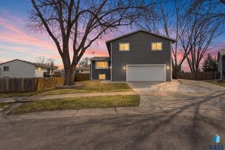 3304 S Steven Cir Circle, Sioux Falls, SD 57106