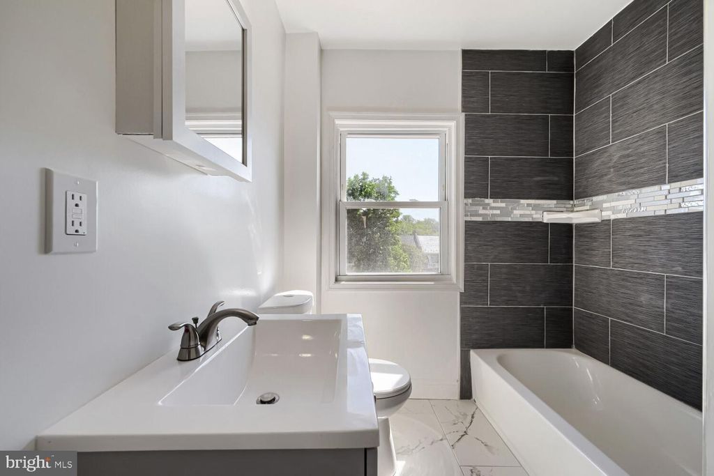 Image 17 of property listing at 38 N BERNICE AVE, Baltimore, MD 21229