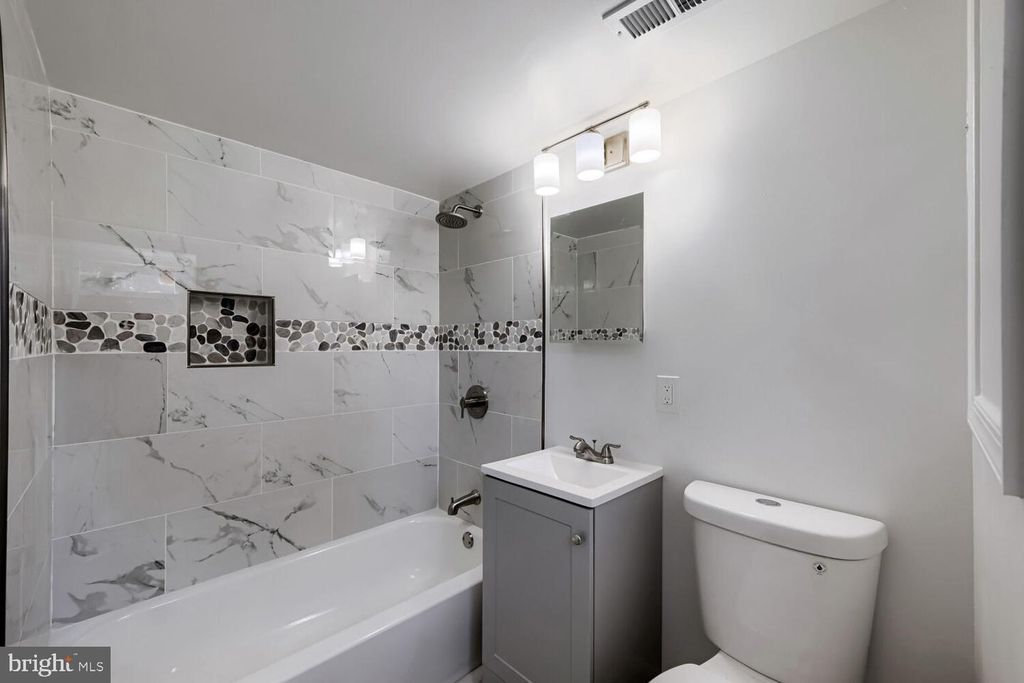 Image 22 of property listing at 38 N BERNICE AVE, Baltimore, MD 21229