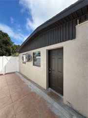 1702 W DEMPSEY AVENUE B, Tampa, FL 33603