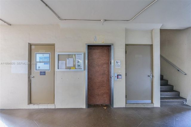 4701 NW 34th St 502, Lauderdale Lakes, FL 33319