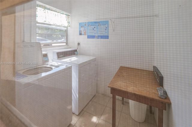 4701 NW 34th St 502, Lauderdale Lakes, FL 33319