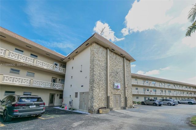 4701 NW 34th St 502, Lauderdale Lakes, FL 33319