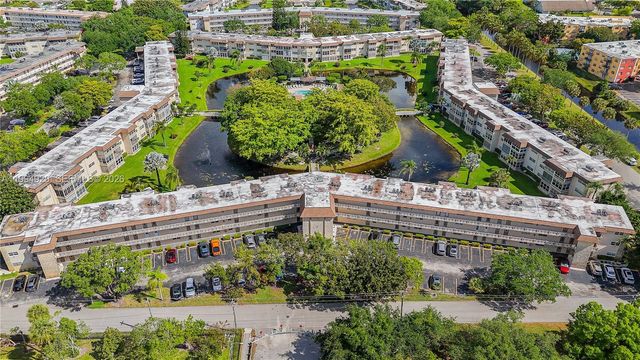 4701 NW 34th St 502, Lauderdale Lakes, FL 33319