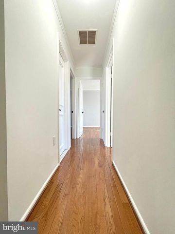 27 CHANTILLY CT, Rockville, MD 20850