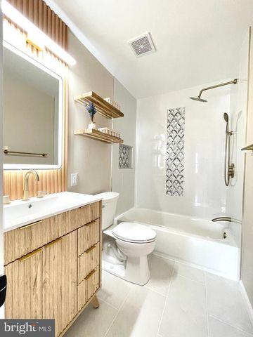 27 CHANTILLY CT, Rockville, MD 20850