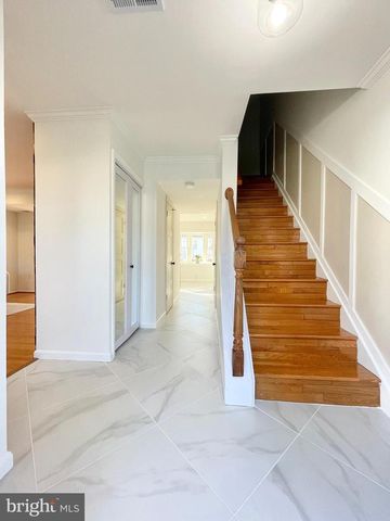 27 CHANTILLY CT, Rockville, MD 20850