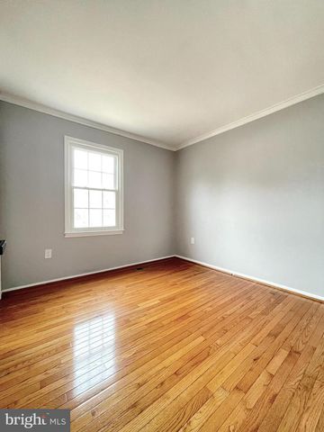 27 CHANTILLY CT, Rockville, MD 20850