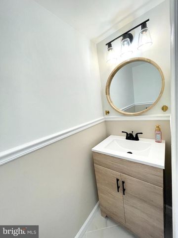 27 CHANTILLY CT, Rockville, MD 20850