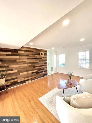 27 CHANTILLY CT, Rockville, MD 20850