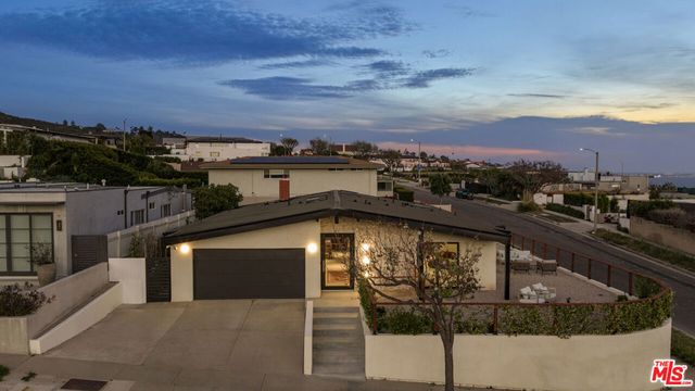 3748 Seahorn Drive, Malibu, CA 90265