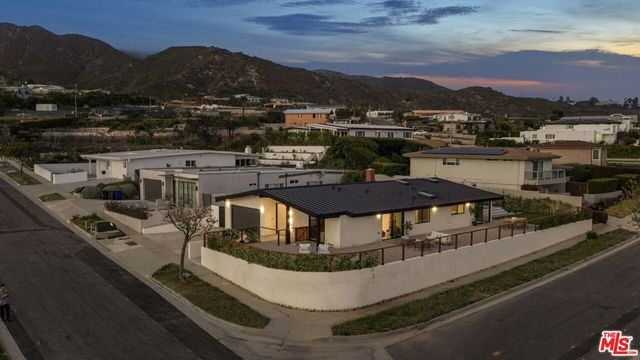 3748 Seahorn Drive, Malibu, CA 90265