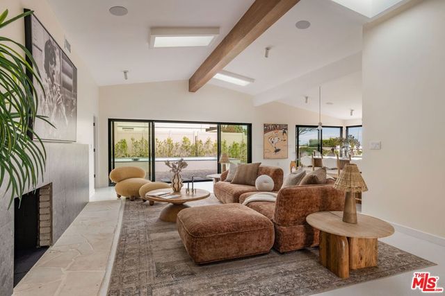 3748 Seahorn Drive, Malibu, CA 90265