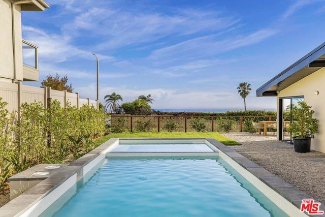 3748 Seahorn Drive, Malibu, CA 90265