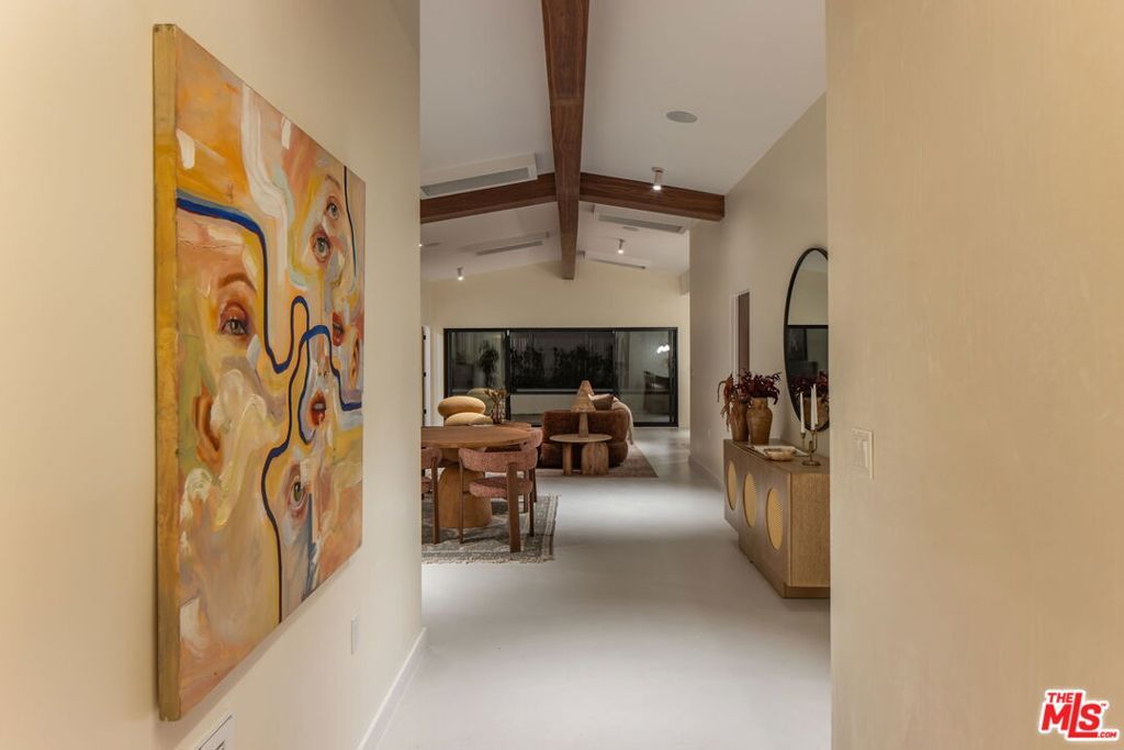 Image 11 of property listing at 3748 Seahorn Drive, Malibu, CA 90265