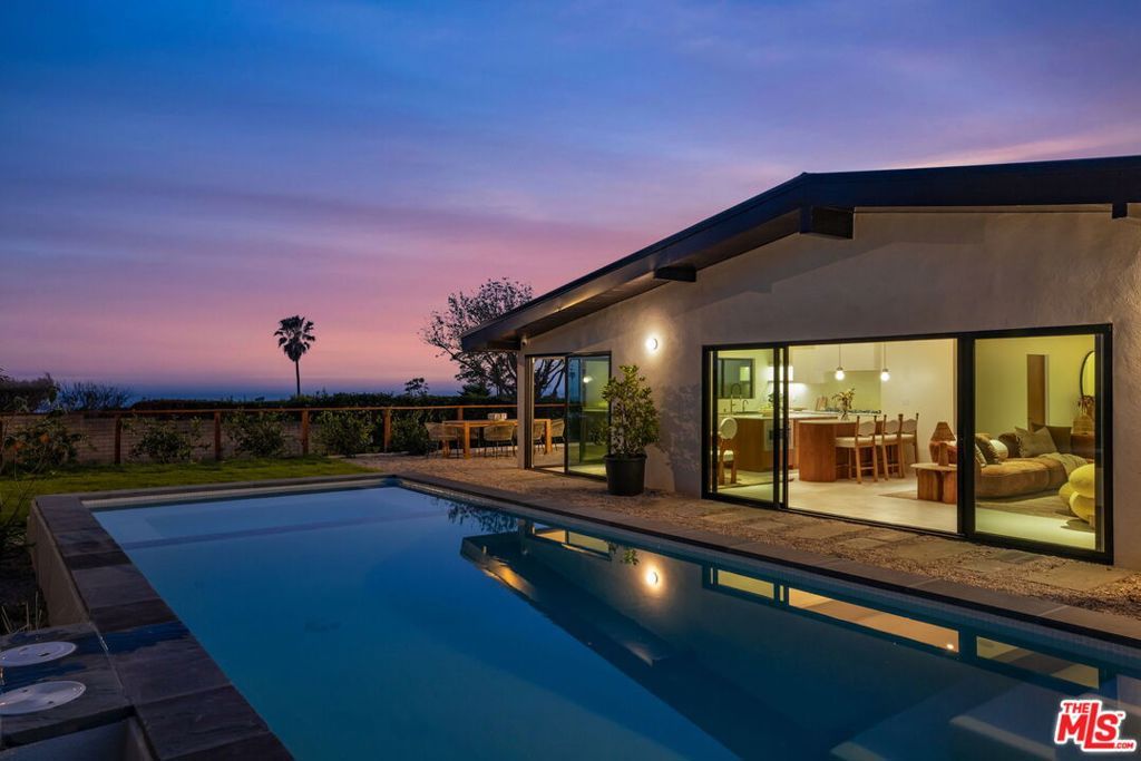 Image 2 of property listing at 3748 Seahorn Drive, Malibu, CA 90265