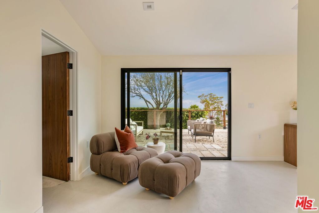 Image 23 of property listing at 3748 Seahorn Drive, Malibu, CA 90265