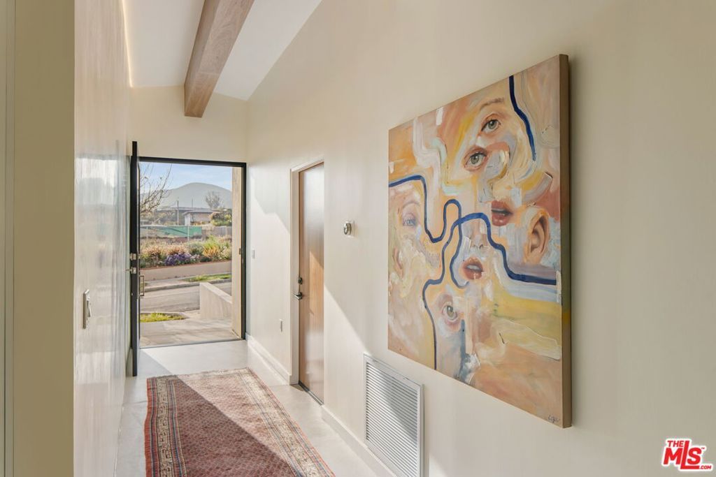 Image 25 of property listing at 3748 Seahorn Drive, Malibu, CA 90265