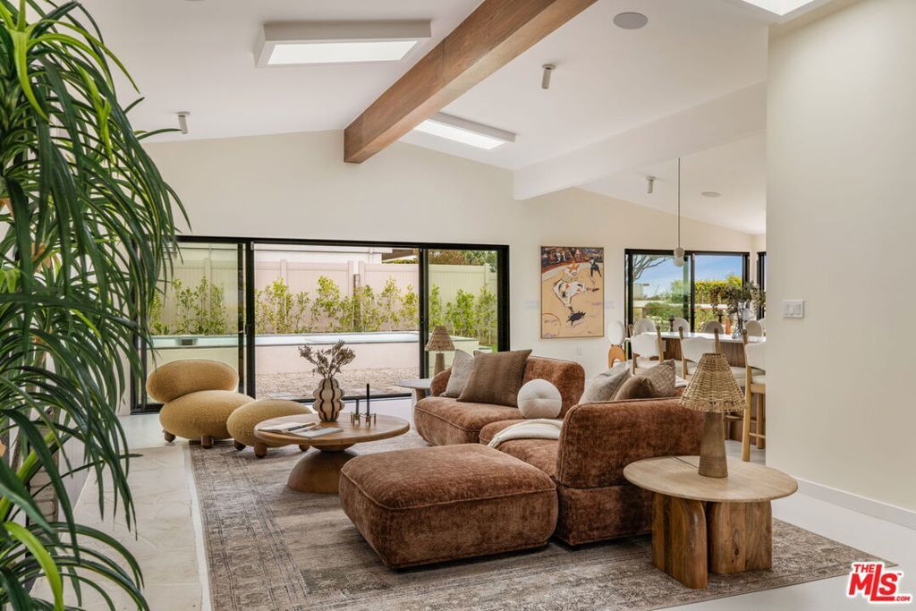 Image 29 of property listing at 3748 Seahorn Drive, Malibu, CA 90265