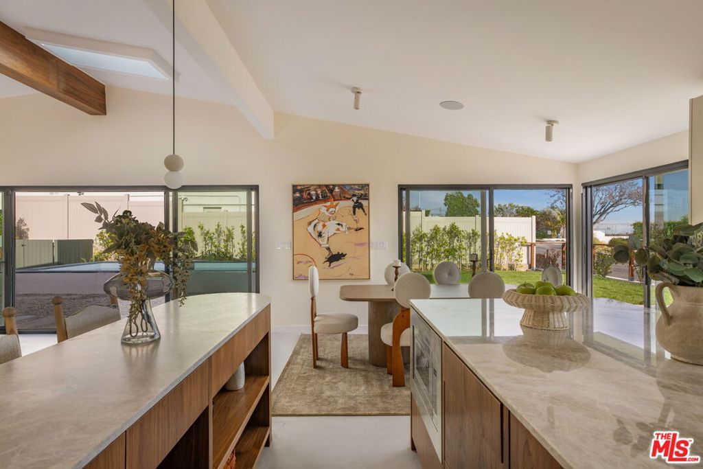 Image 34 of property listing at 3748 Seahorn Drive, Malibu, CA 90265