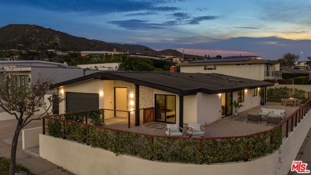 Image 50 of property listing at 3748 Seahorn Drive, Malibu, CA 90265