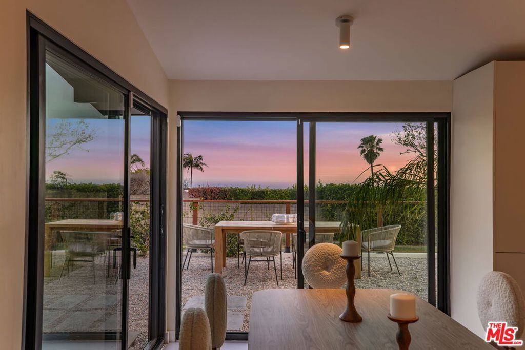 Image 6 of property listing at 3748 Seahorn Drive, Malibu, CA 90265