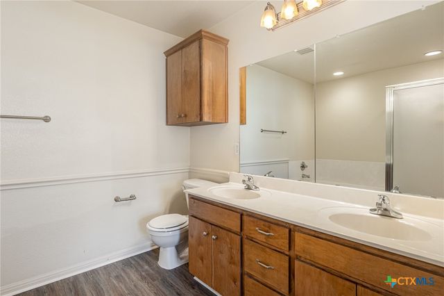 2215 Dry Creek Drive, Round Rock, TX 78681