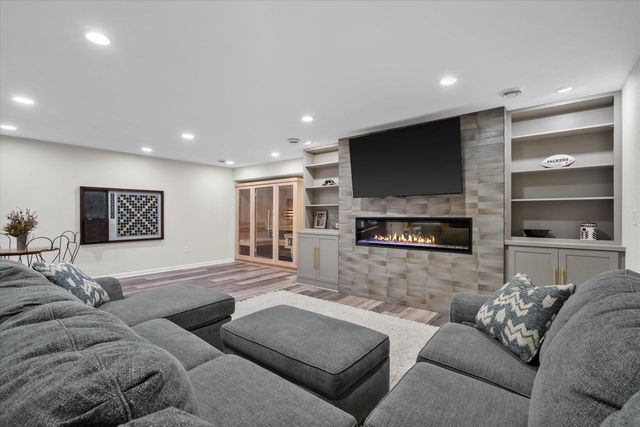 335 DEER MEADOW DRIVE, Fredonia, WI 53021