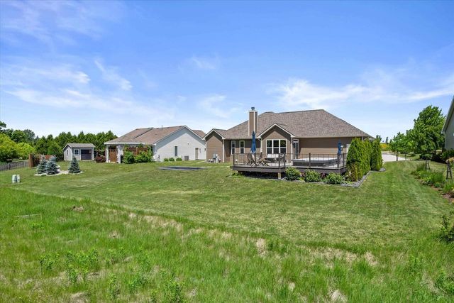 335 DEER MEADOW DRIVE, Fredonia, WI 53021