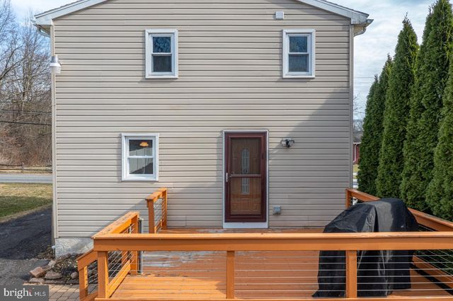 150 WATER ST, Oley, PA 19547