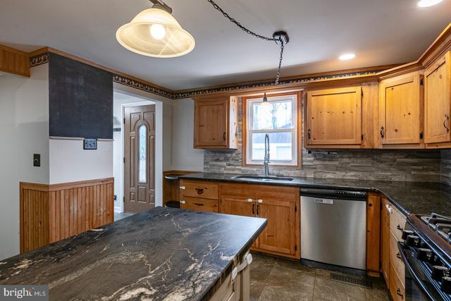 150 WATER ST, Oley, PA 19547