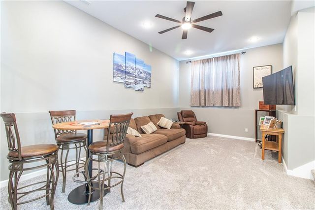 403 N Devasher Road, Warrensburg, MO 64093