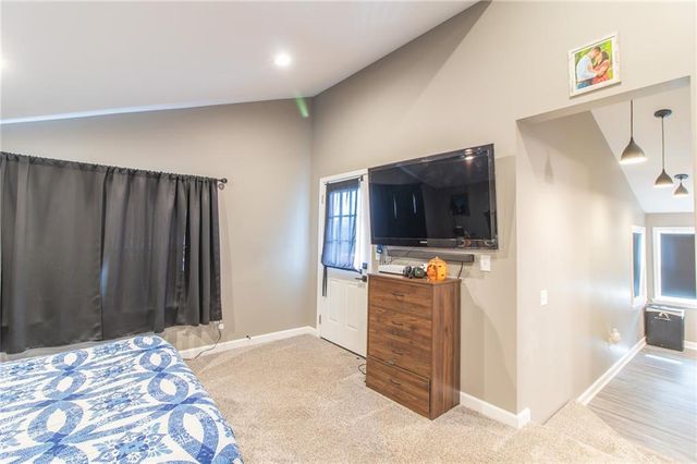 403 N Devasher Road, Warrensburg, MO 64093