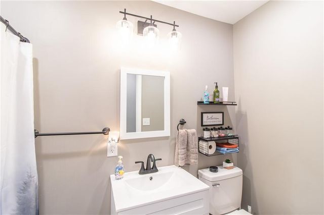 403 N Devasher Road, Warrensburg, MO 64093