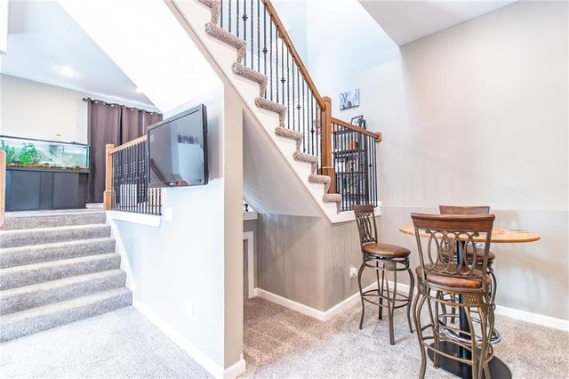 403 N Devasher Road, Warrensburg, MO 64093