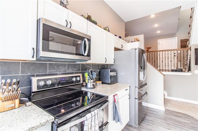 403 N Devasher Road, Warrensburg, MO 64093