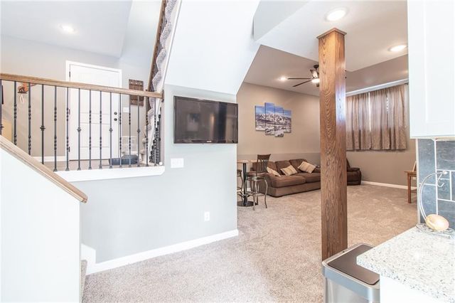 403 N Devasher Road, Warrensburg, MO 64093