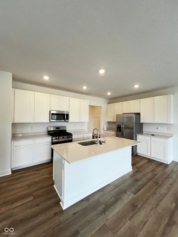 5815 Sunstone Road, Indianapolis, IN 46239