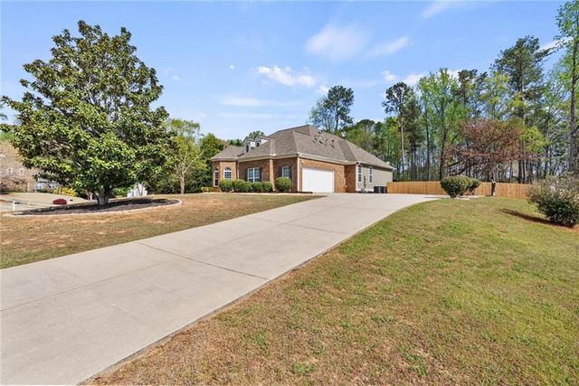 1358 Tamarack Lakes Drive, Powder Springs, GA 30127