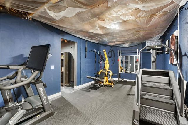 1358 Tamarack Lakes Drive, Powder Springs, GA 30127