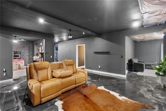 1358 Tamarack Lakes Drive, Powder Springs, GA 30127