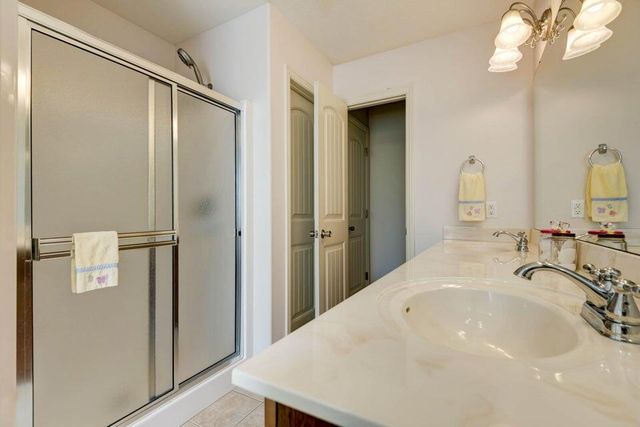 1067 E Daisy Falls Drive, Nixa, MO 65714