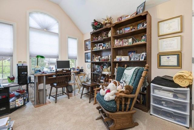 1067 E Daisy Falls Drive, Nixa, MO 65714