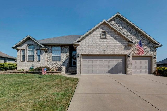 1067 E Daisy Falls Drive, Nixa, MO 65714