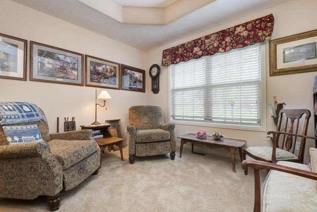 1067 E Daisy Falls Drive, Nixa, MO 65714