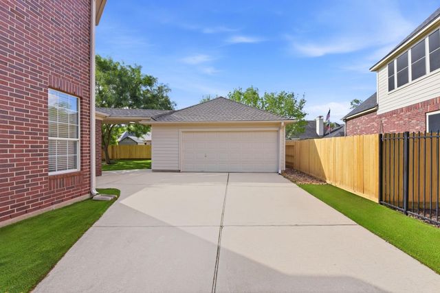 3922 Bivins Lake Circle, Richmond, TX 77406