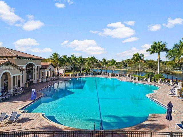 22441 SW 88th Place 2025, Cutler Bay, FL 33190