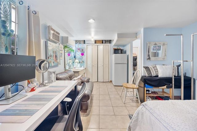 5800 SW 20th St, Miami, FL 33155