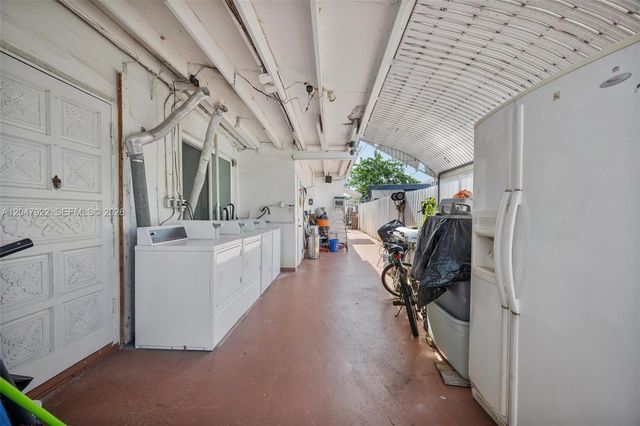 5800 SW 20th St, Miami, FL 33155