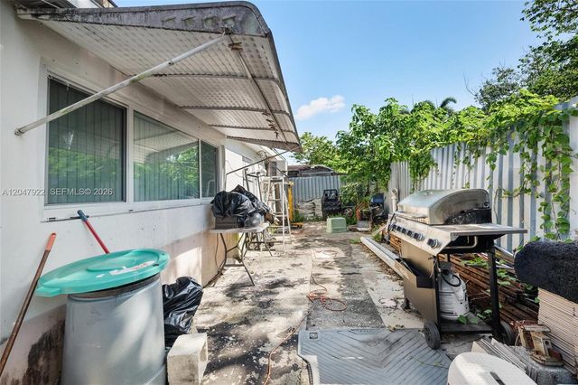 5800 SW 20th St, Miami, FL 33155